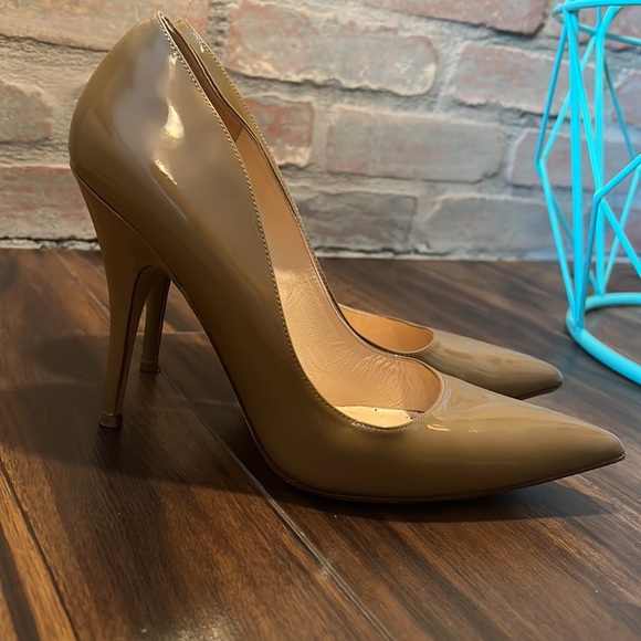 Kate spade size 9,5 patent leather color tan excellent condition - Picture 2 of 2